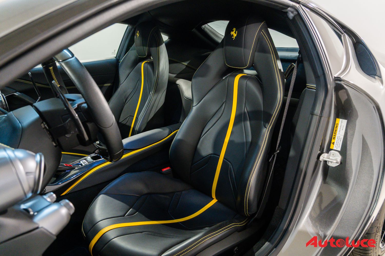 Ferrari 812 SUPERFAST 16