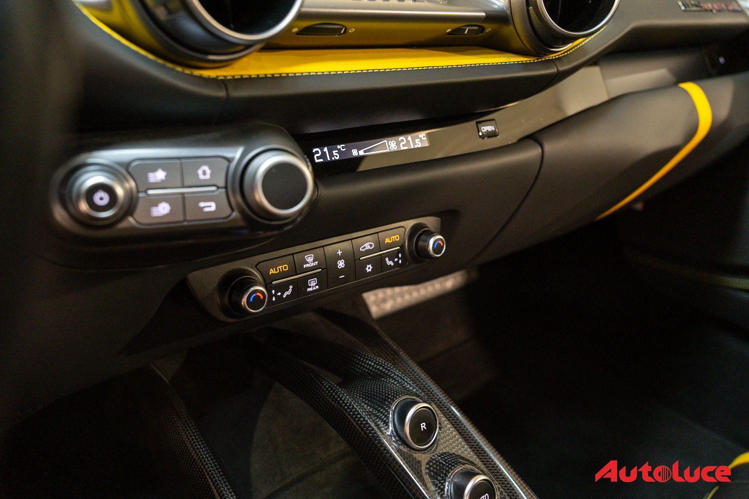 Ferrari 812 SUPERFAST 30