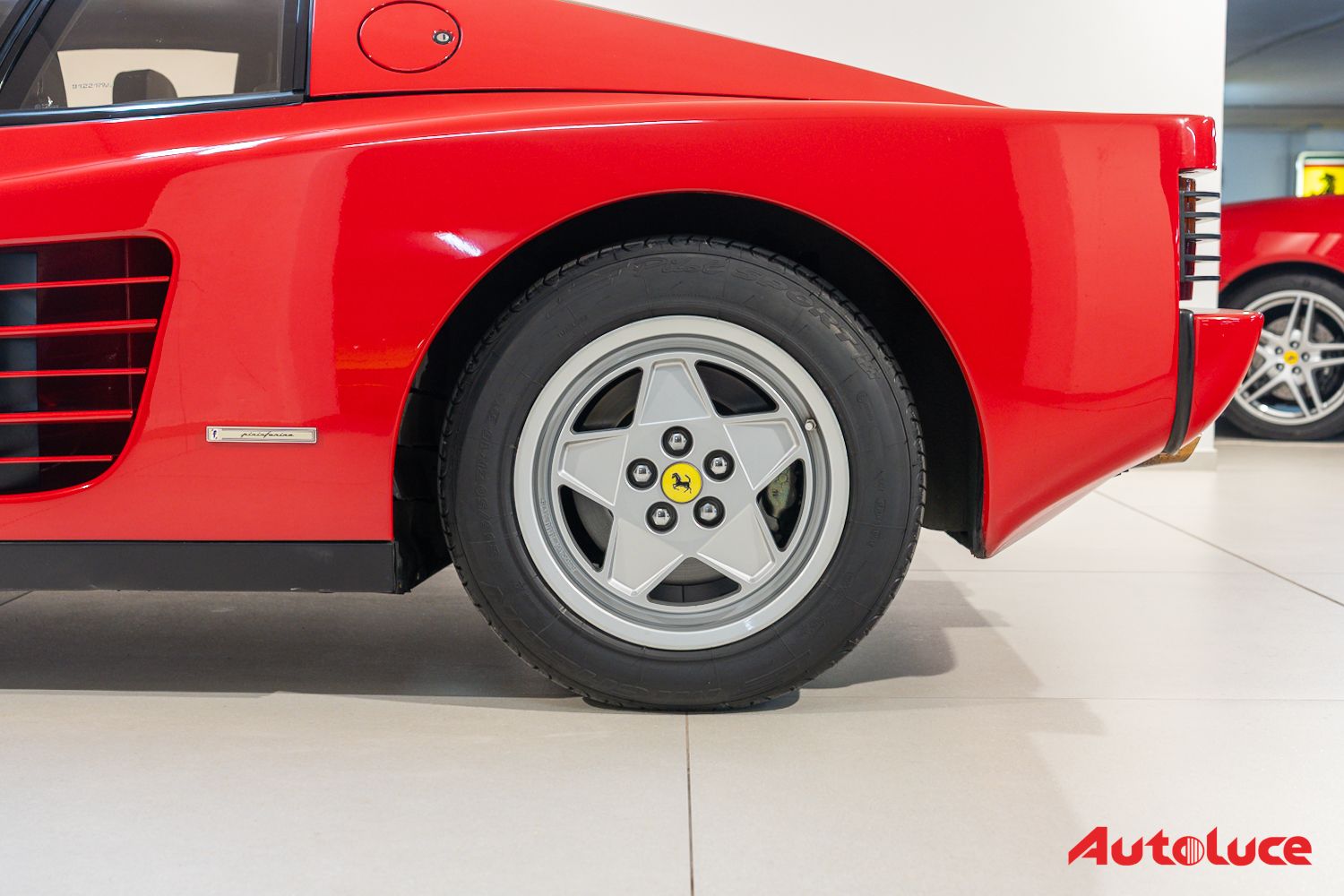 Ferrari TESTAROSSA 9