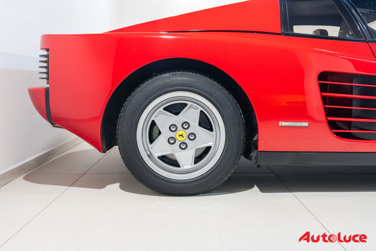 Ferrari TESTAROSSA 10