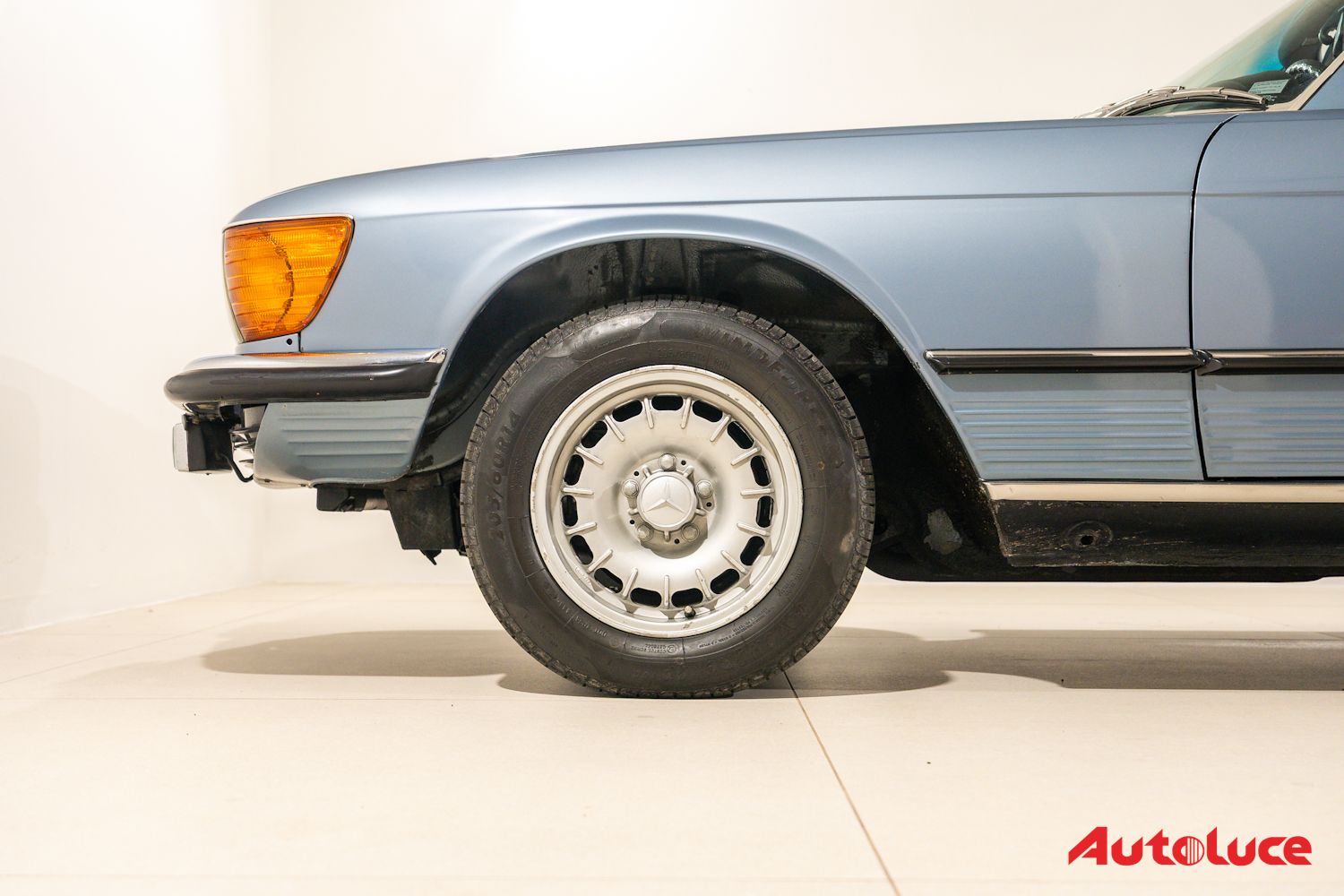 Mercedes-Benz SL 350 (R107) 10