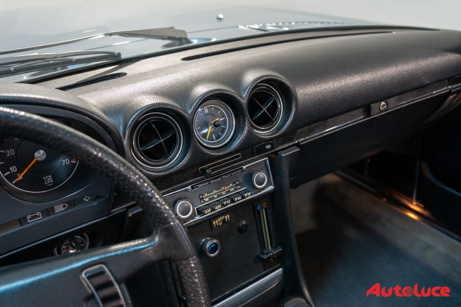 Mercedes-Benz SL 350 (R107) 25