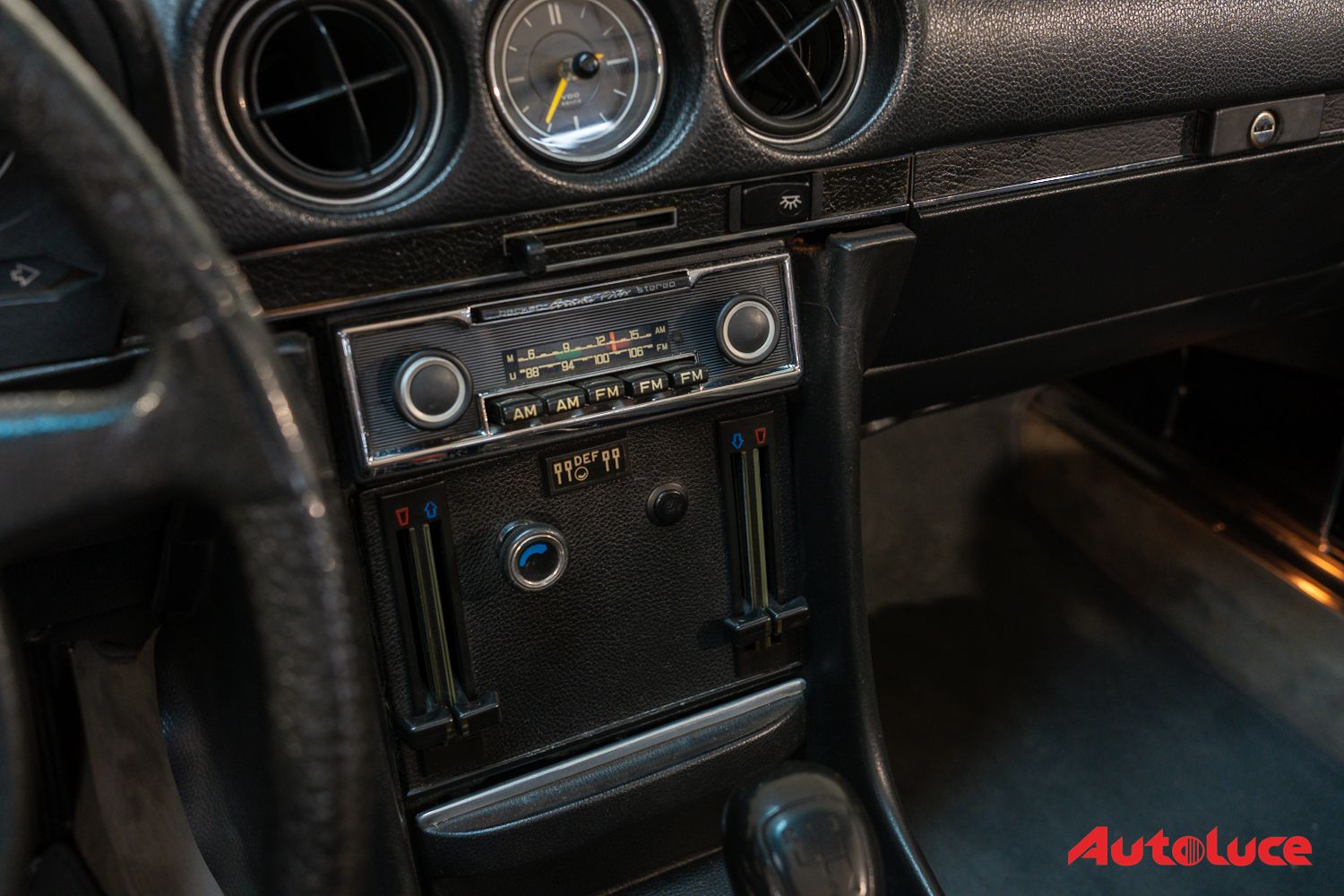 Mercedes-Benz SL 350 (R107) 26
