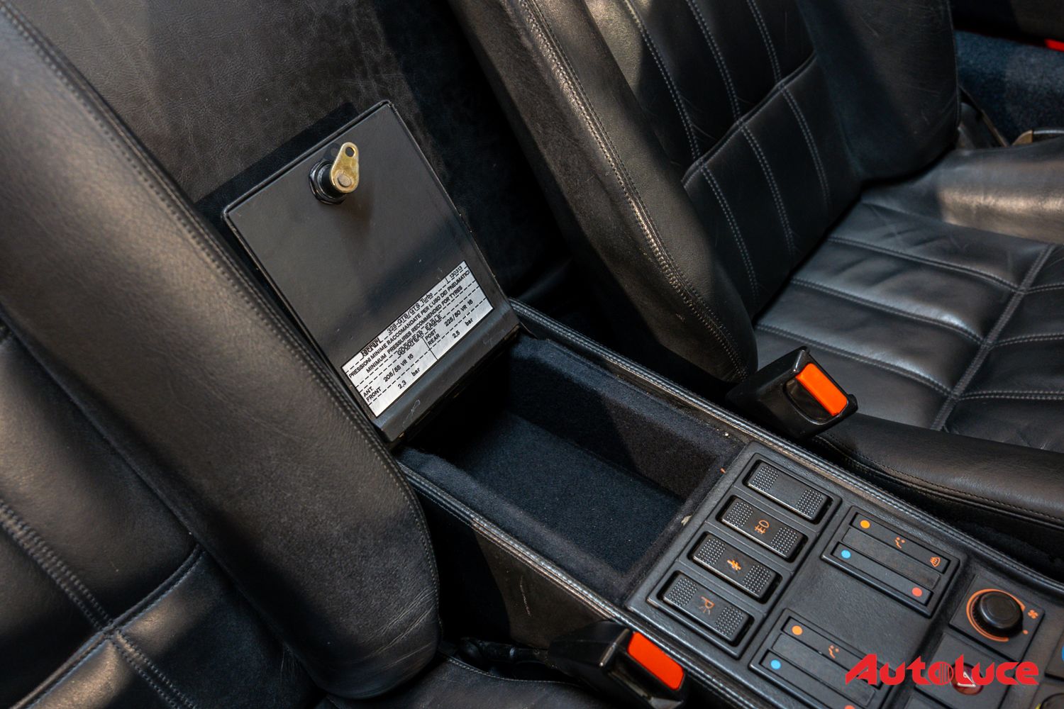 Ferrari 328 GTS 29
