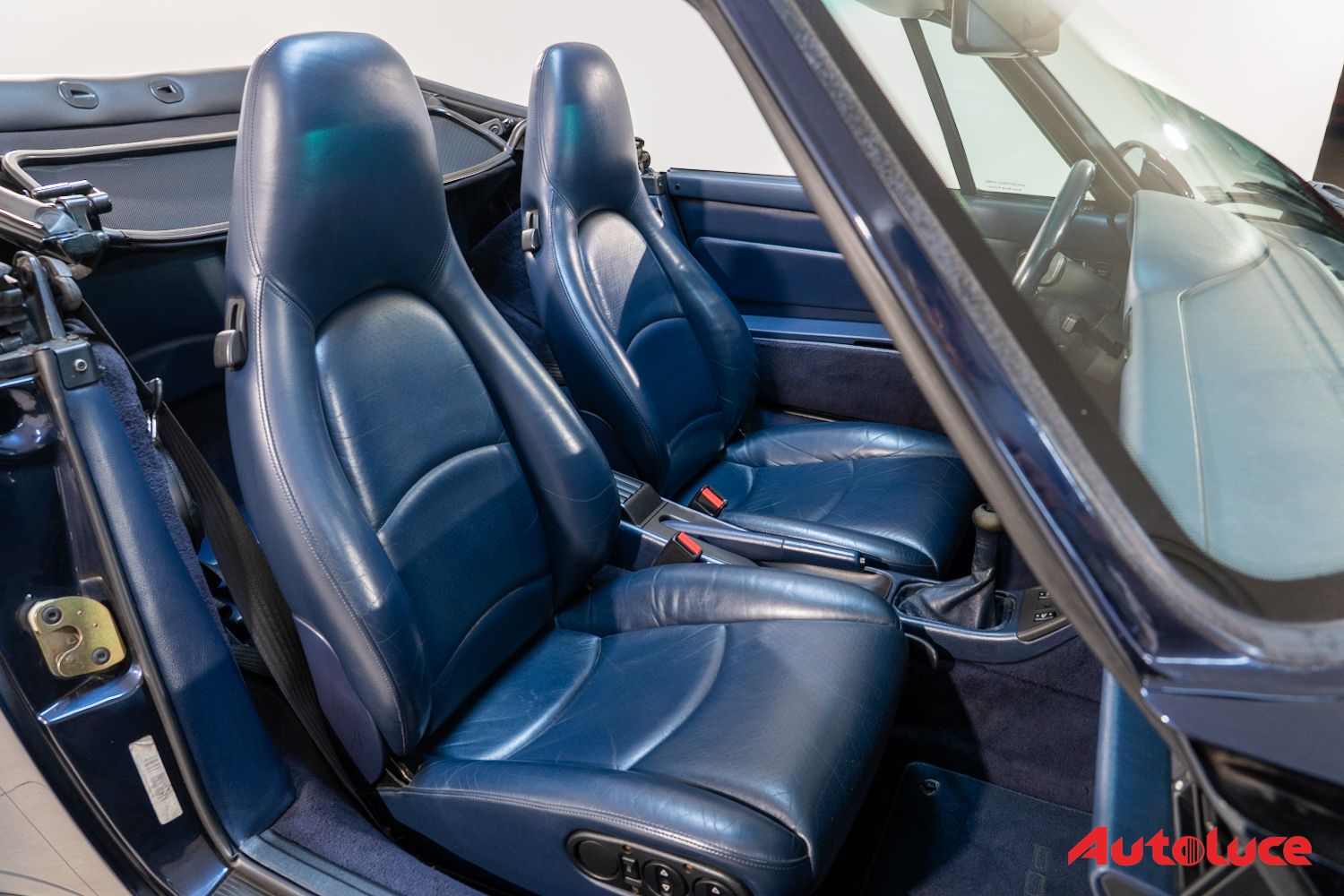 Porsche 993 CARRERA CABRIOLET 17