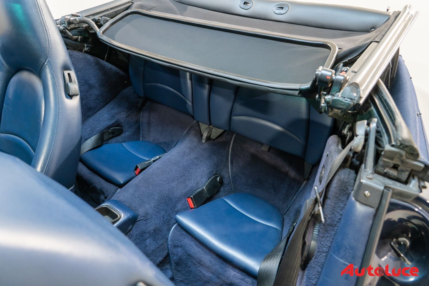 Porsche 993 CARRERA CABRIOLET 18