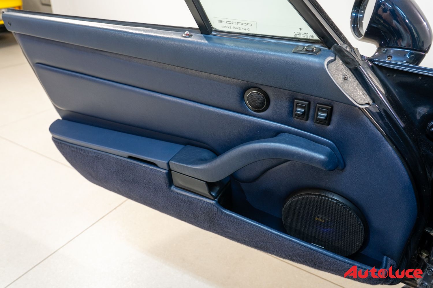 Porsche 993 CARRERA CABRIOLET 25