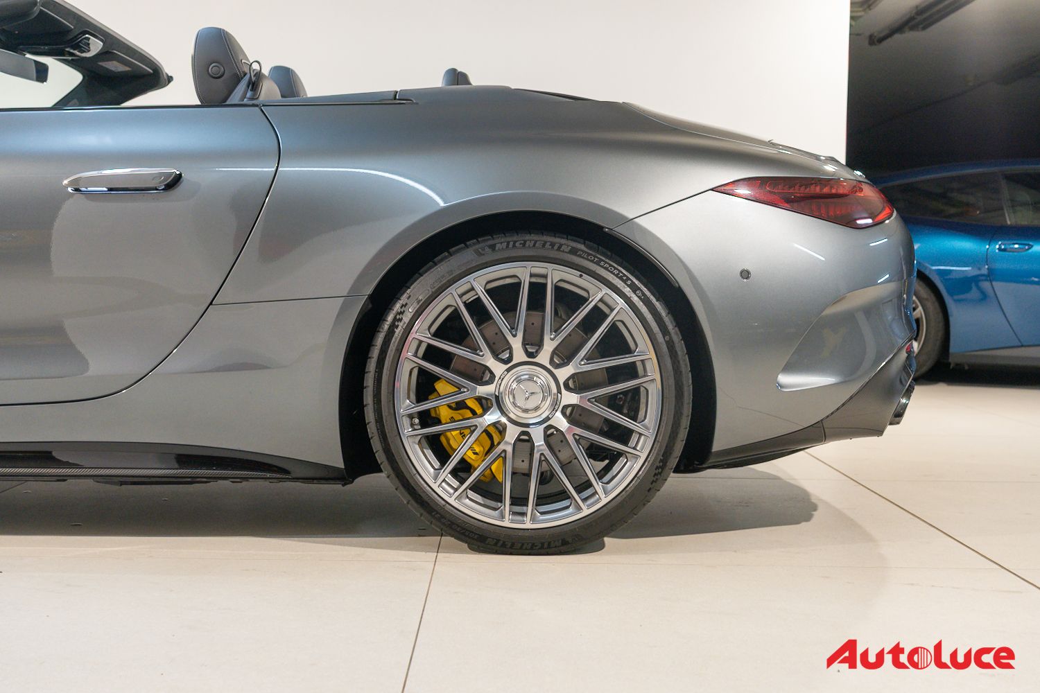 Mercedes-Benz SL 63 AMG 12