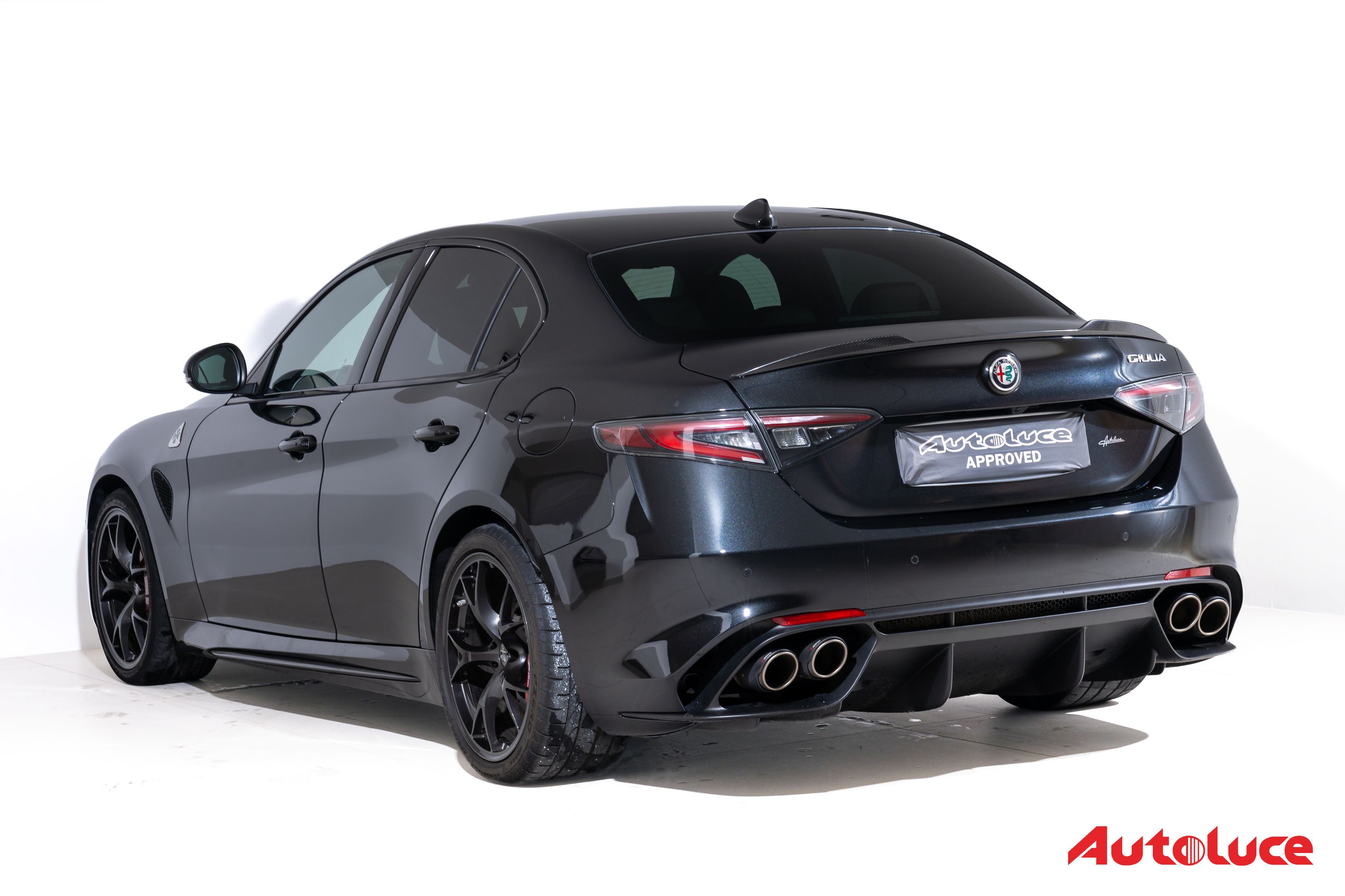 Alfa Romeo GIULIA QUADRIFOGLIO MY23 6
