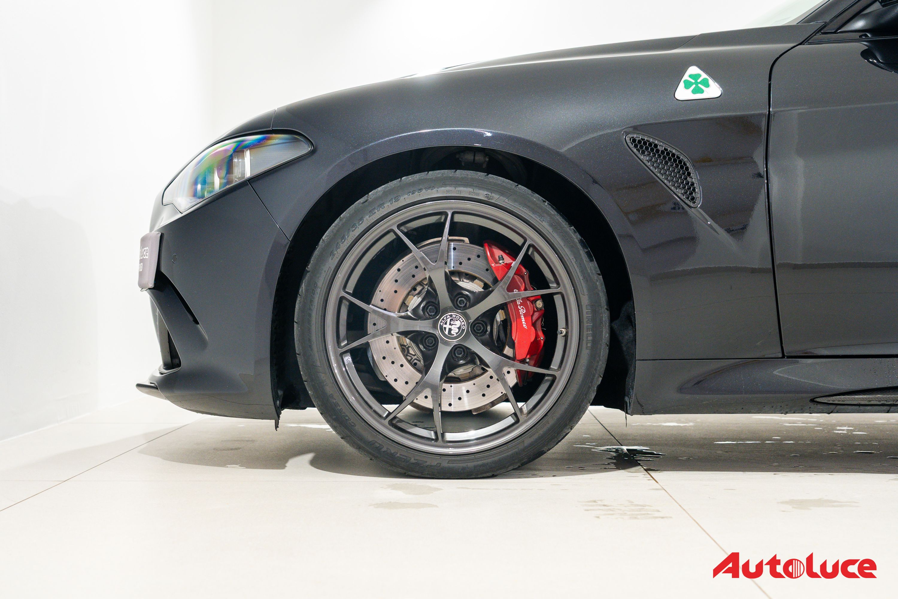 Alfa Romeo GIULIA QUADRIFOGLIO MY23 7