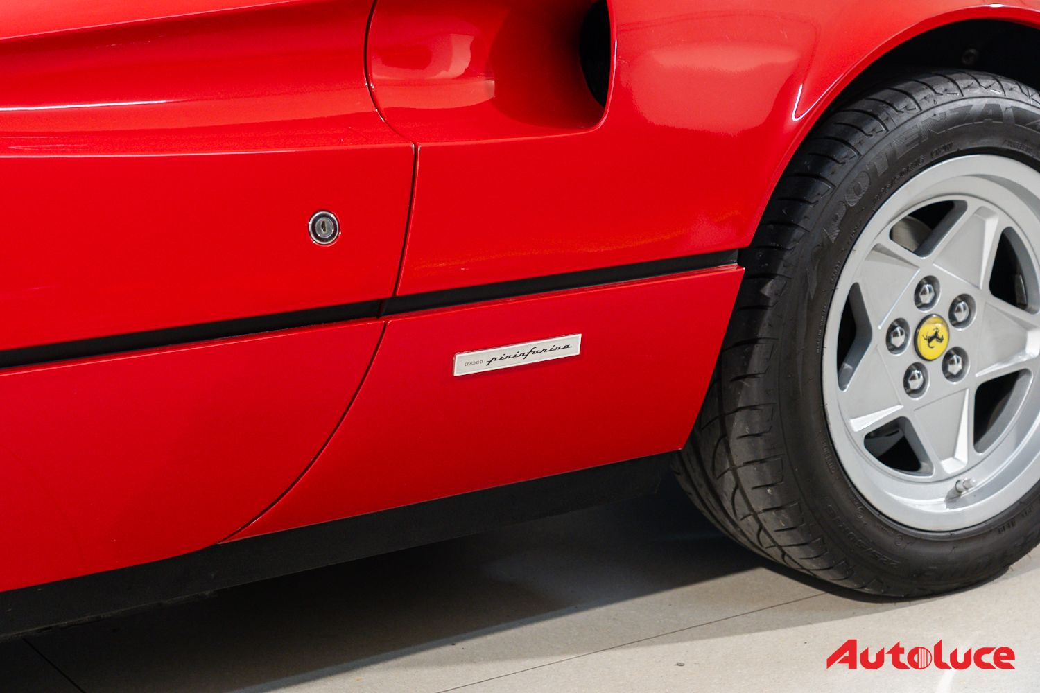 Ferrari 328 GTS 11