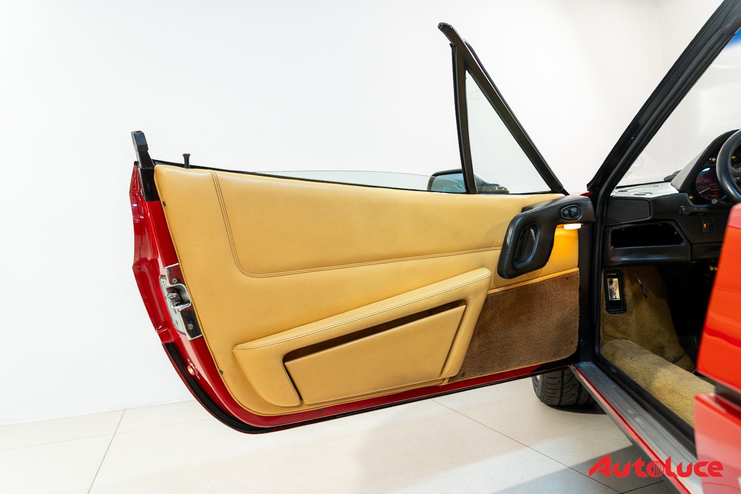 Ferrari 328 GTS 32