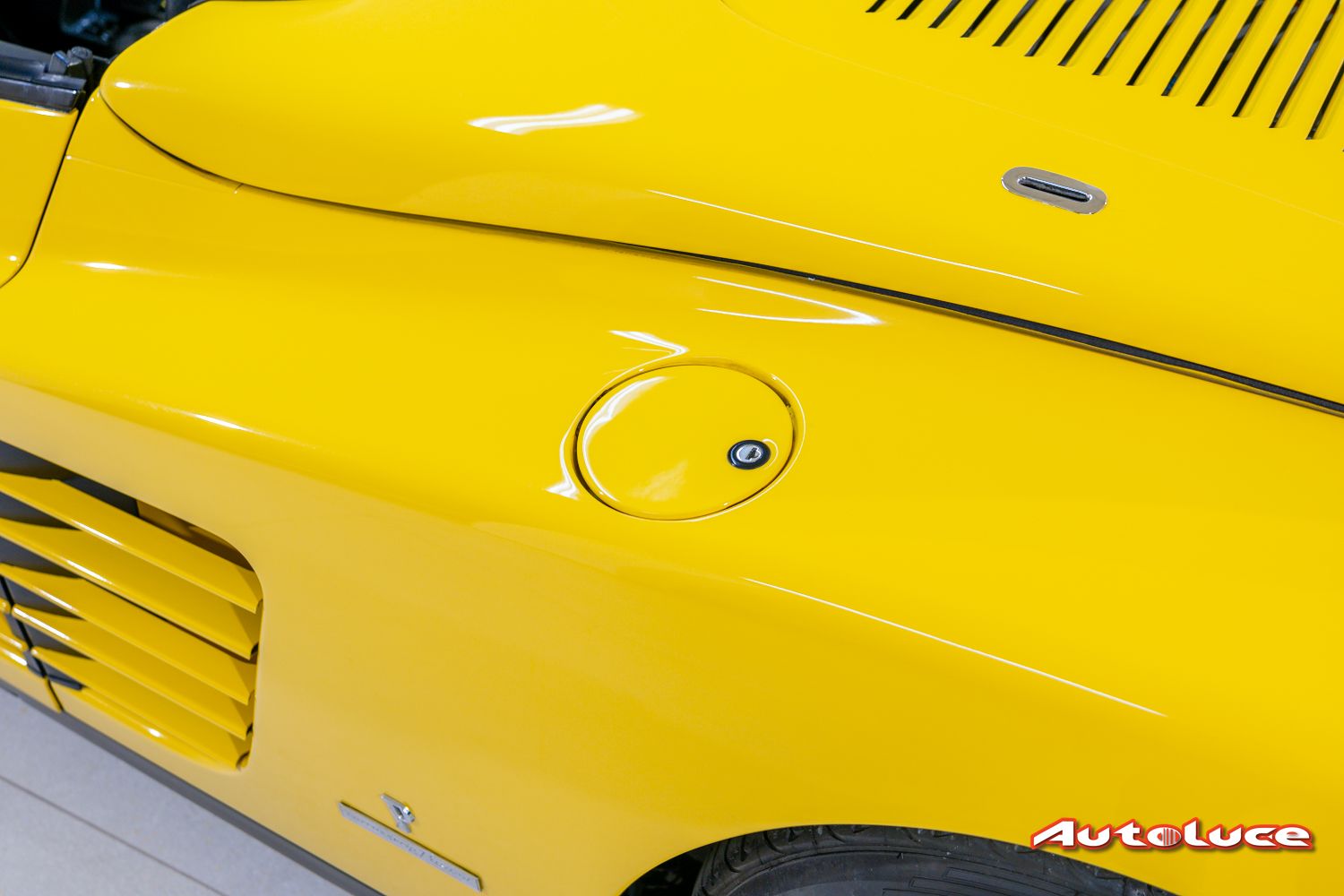 Ferrari TESTAROSSA SPIDER PAVESI 41
