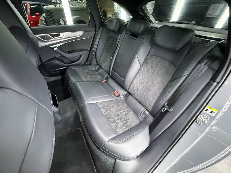 Audi RS6 Avant 18
