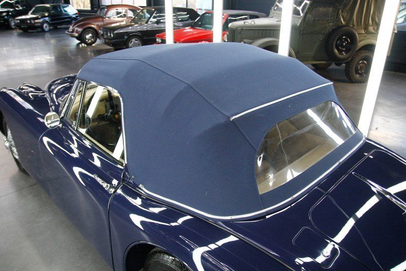 Jaguar XK 8