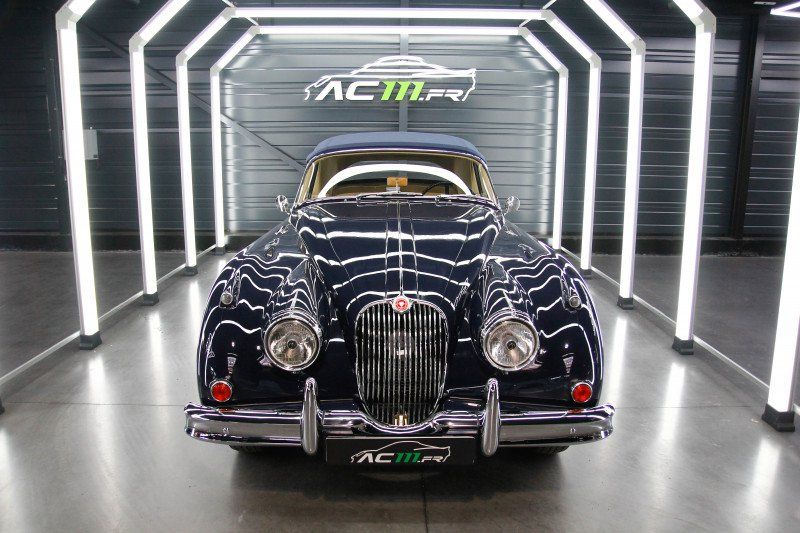 Jaguar XK 9