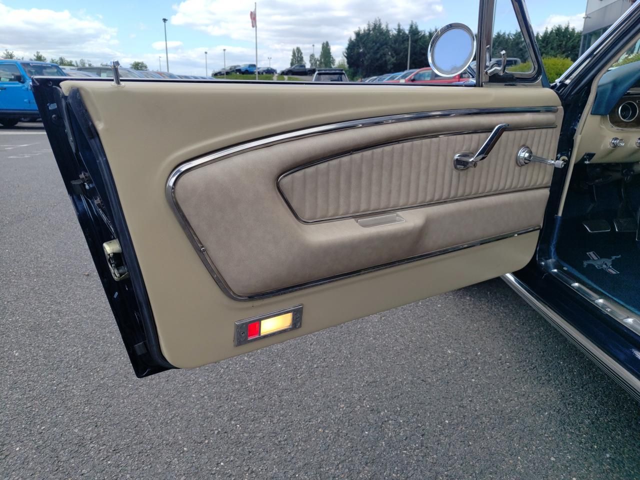 Ford MUSTANG cabriolet 289 boite manuelle 4, int Pony 35