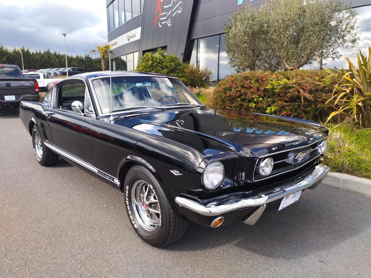 Ford MUSTANG Fastback noire code C restaurée 9