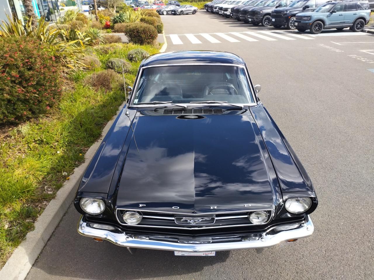 Ford MUSTANG Fastback noire code C restaurée 11