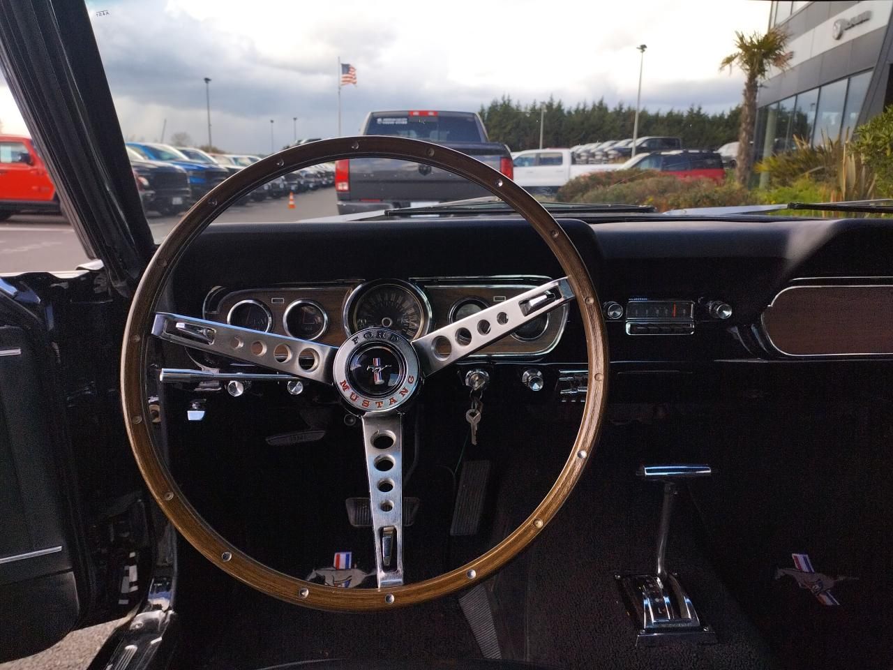 Ford MUSTANG Fastback noire code C restaurée 19