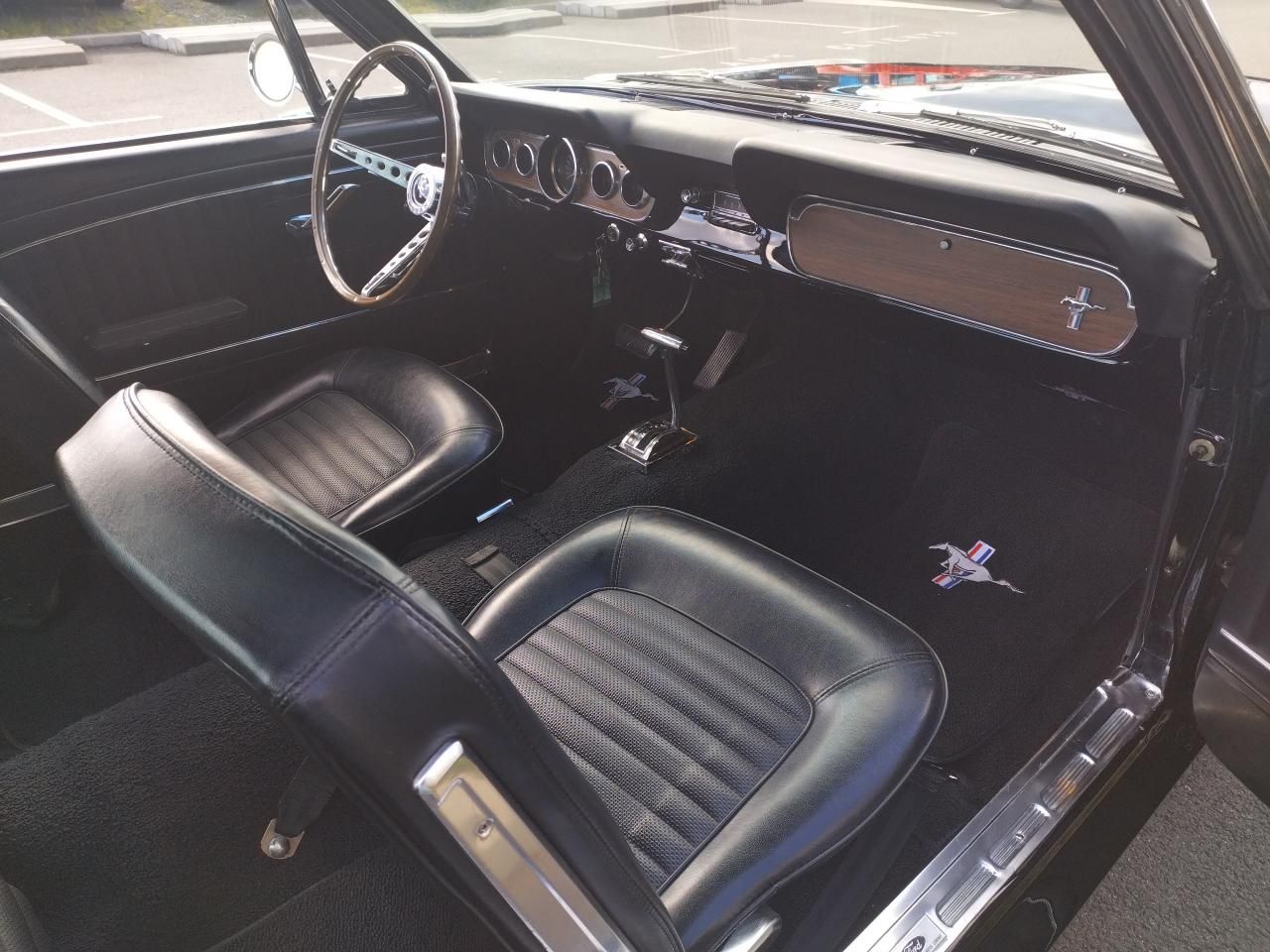 Ford MUSTANG Fastback noire code C restaurée 23