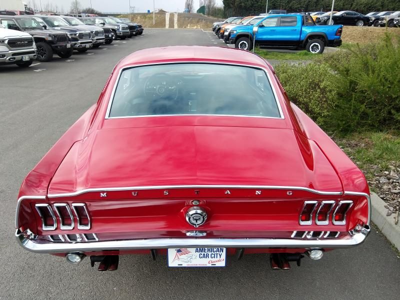 Ford MUSTANG 390 GT FASTBACK 4