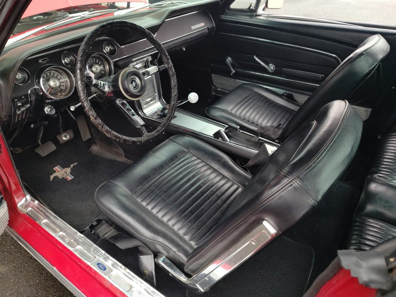 Ford MUSTANG 390 GT FASTBACK 21