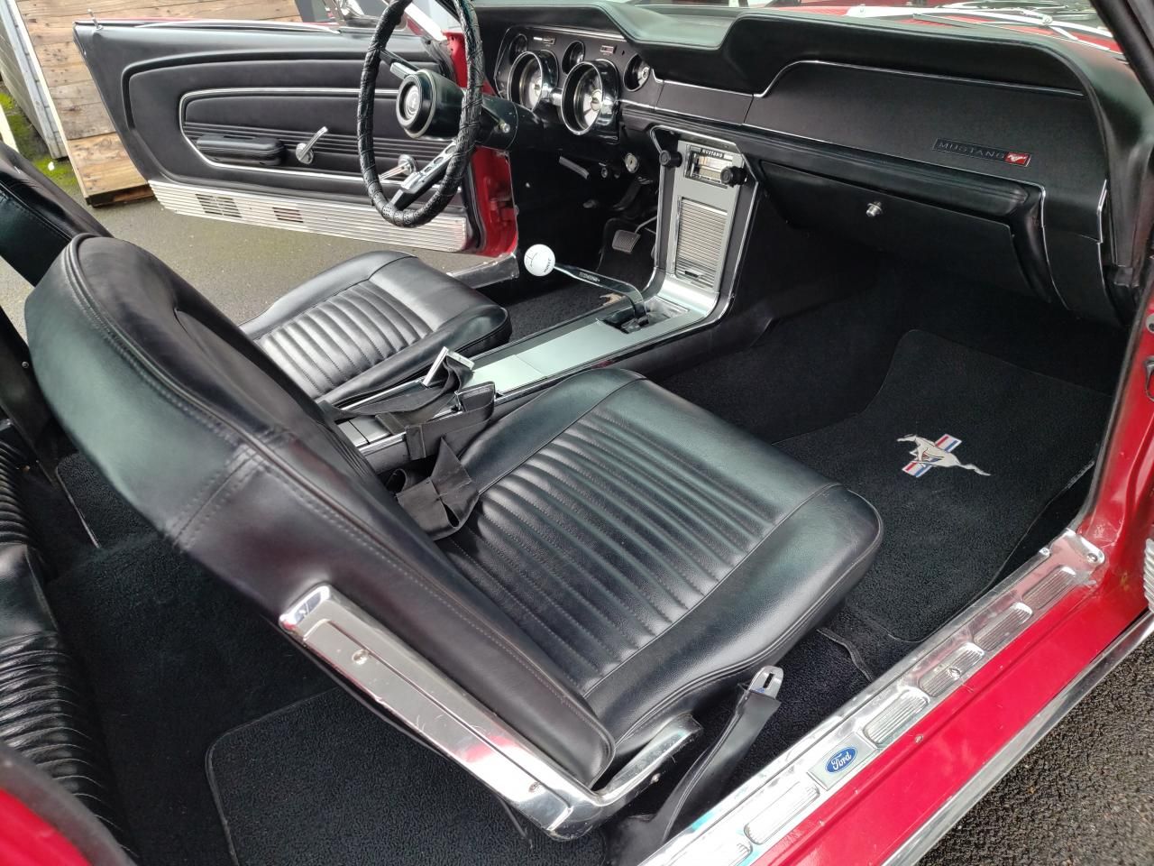 Ford MUSTANG 390 GT FASTBACK 24