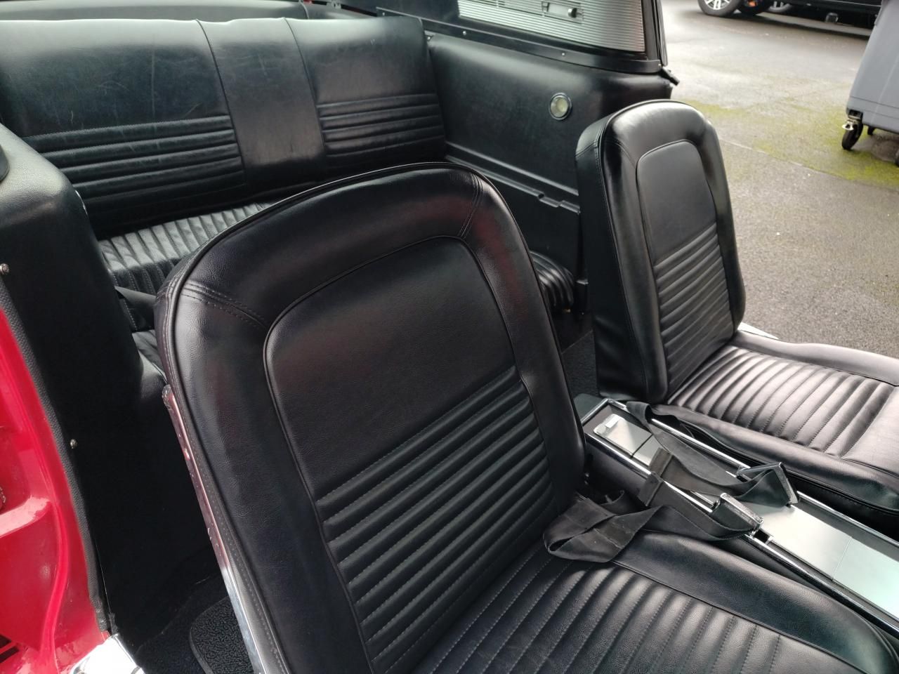 Ford MUSTANG 390 GT FASTBACK 25