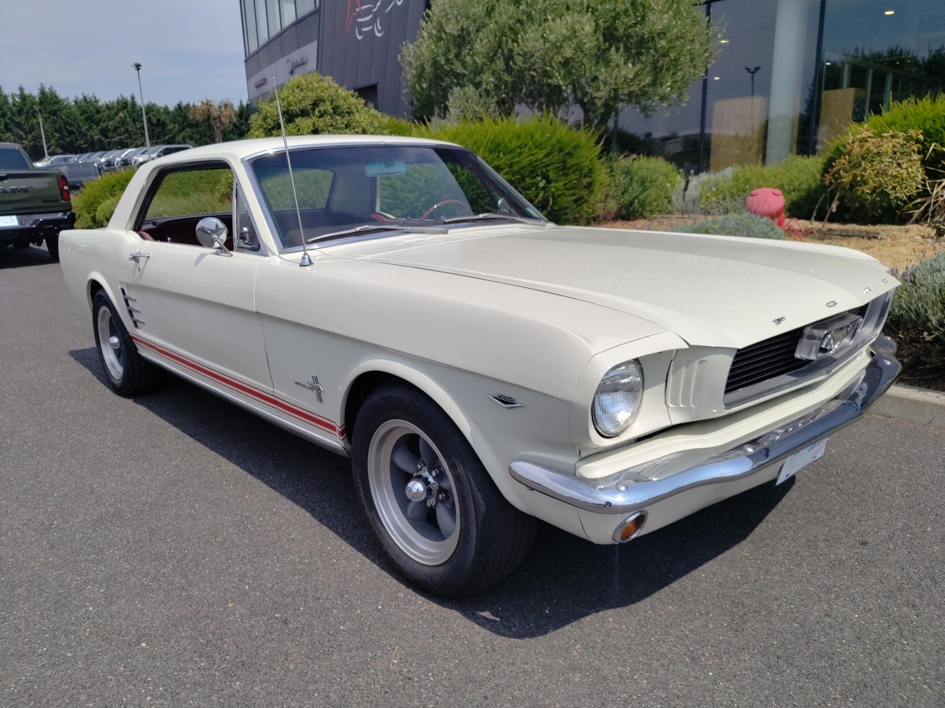 Ford MUSTANG V8 4.7 Litres, boite méca 4 23