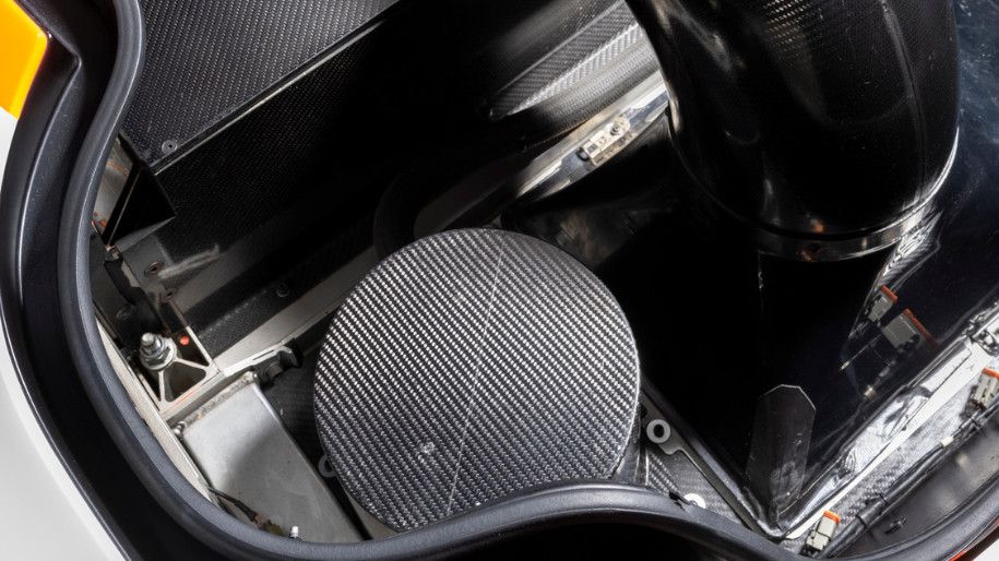Aston Martin V8 VANTAGE GT2 7