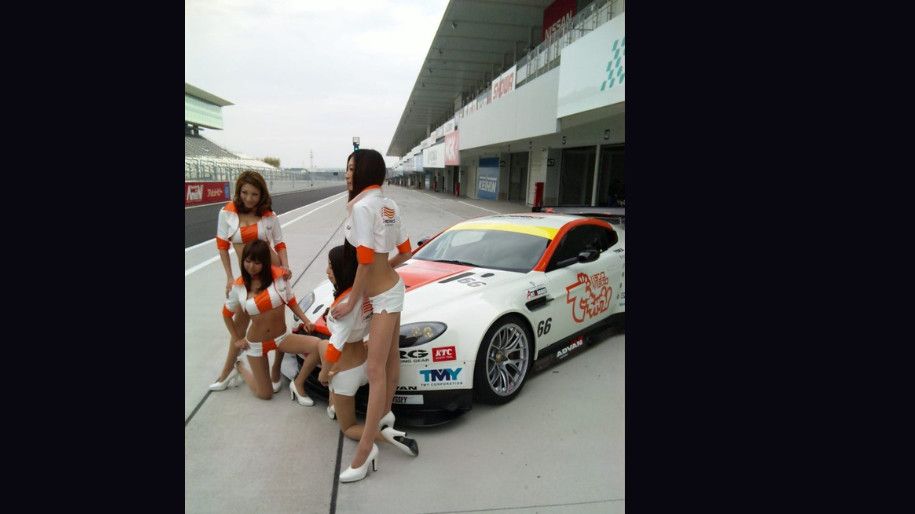 Aston Martin V8 VANTAGE GT2 24