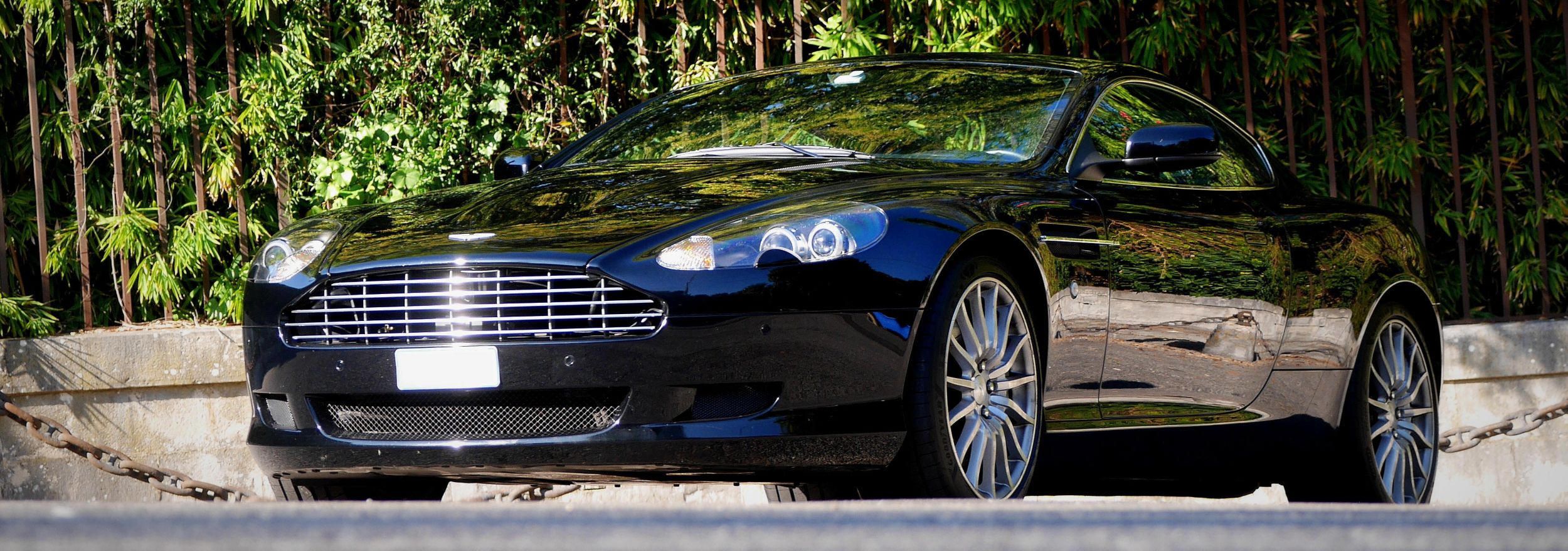 Aston Martin DB9 2