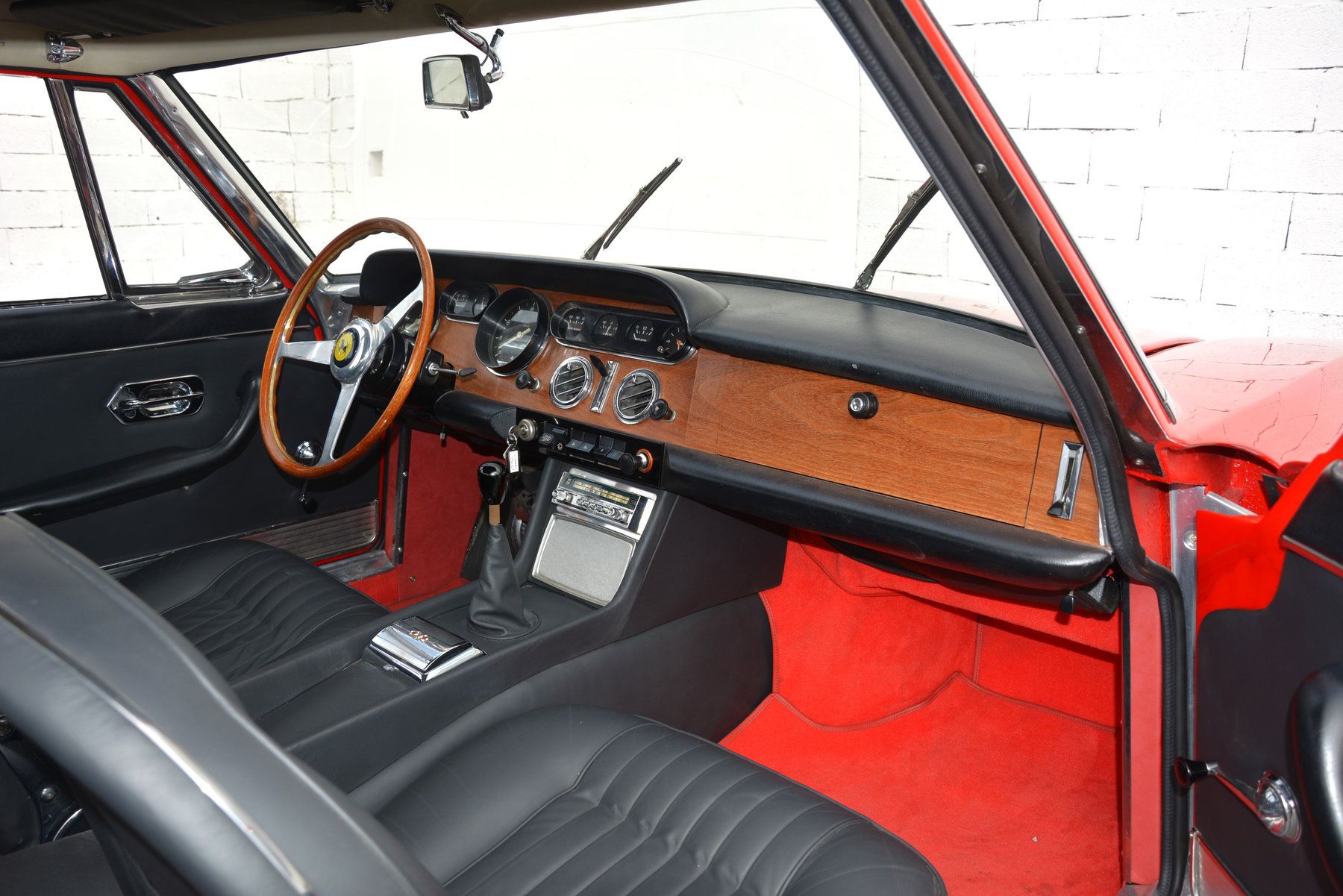 Ferrari 330 GT 2+2 15