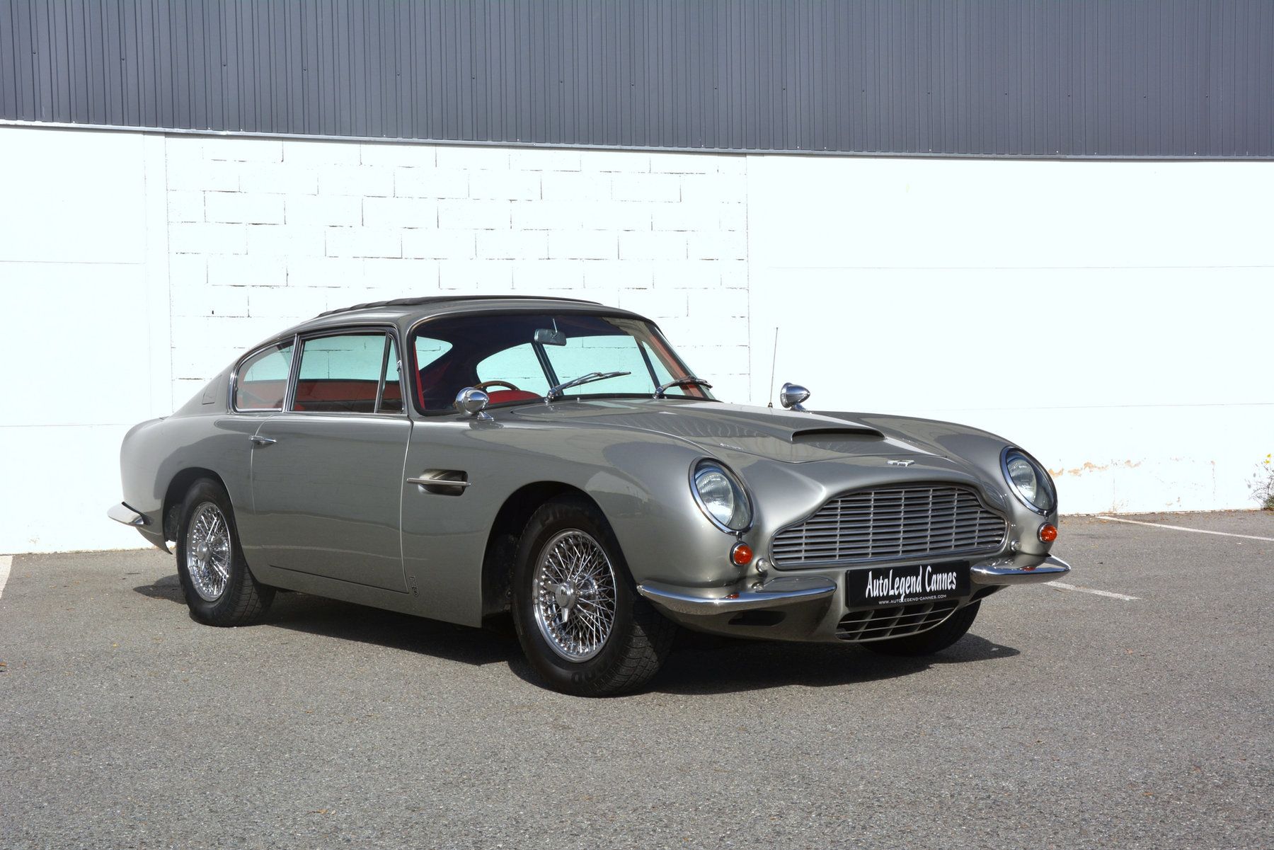 Aston Martin DB6 MKI Superleggera 11
