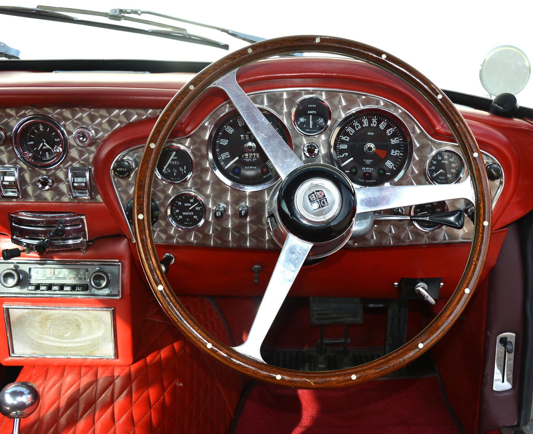Aston Martin DB6 MKI Superleggera 14