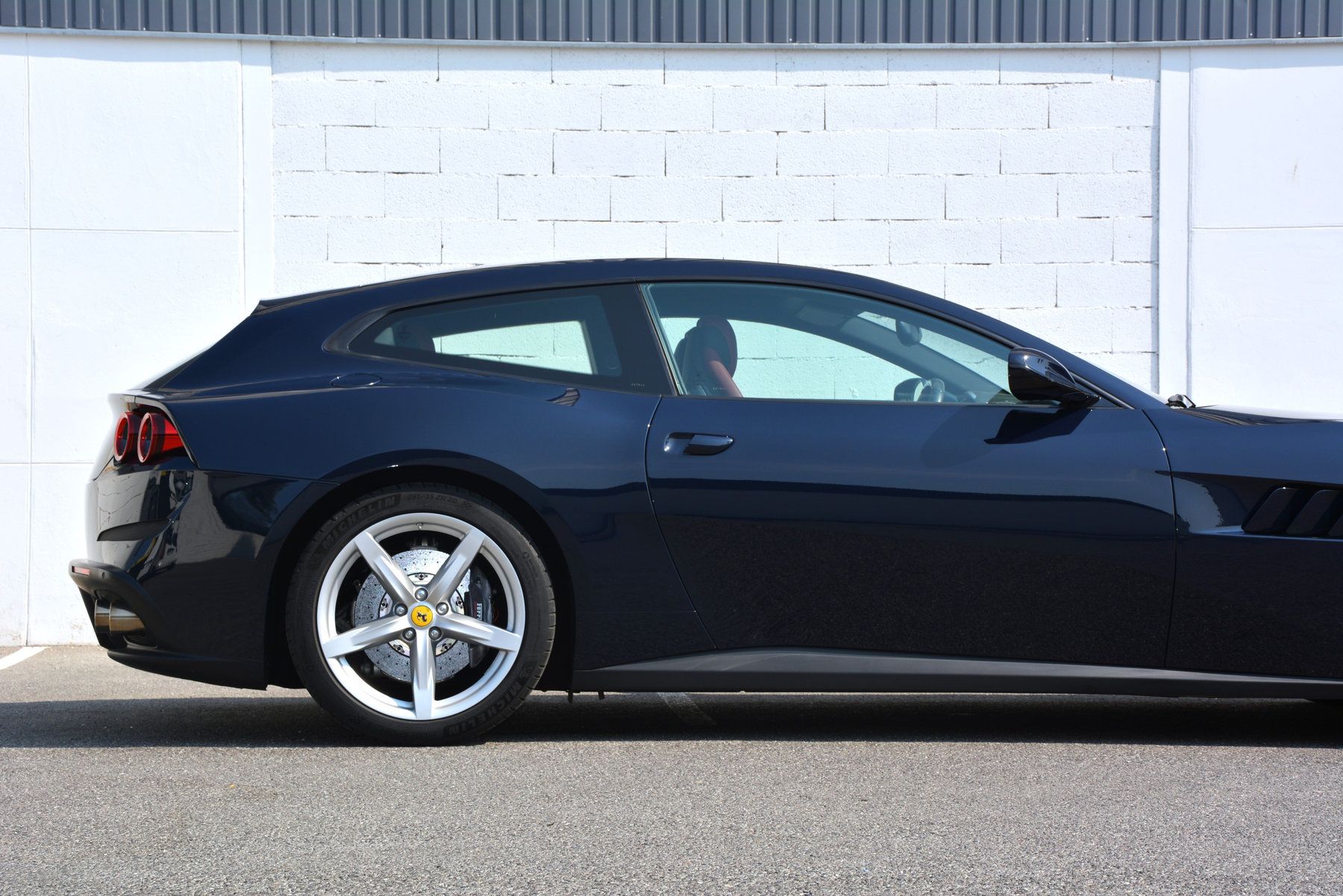 Ferrari GTC4 Lusso V12 5