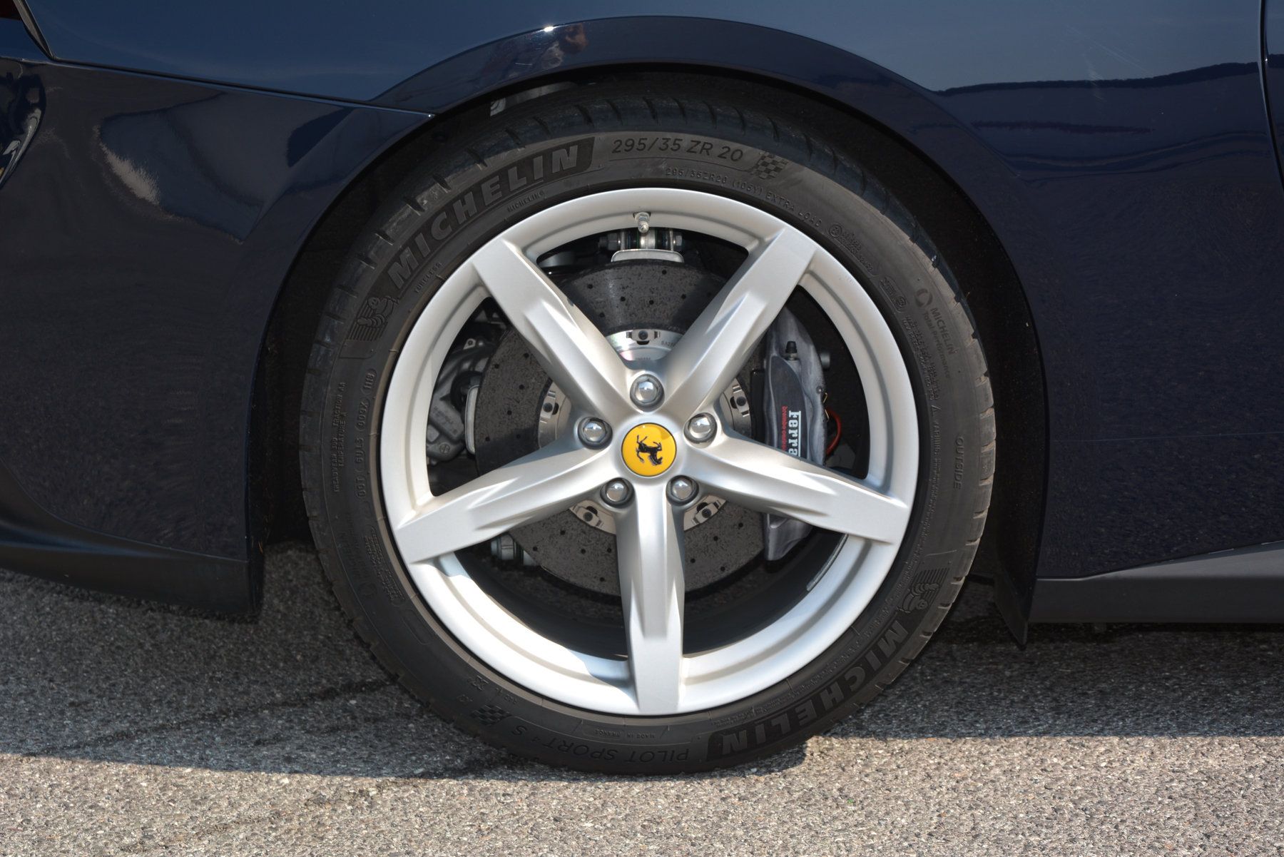 Ferrari GTC4 Lusso V12 15