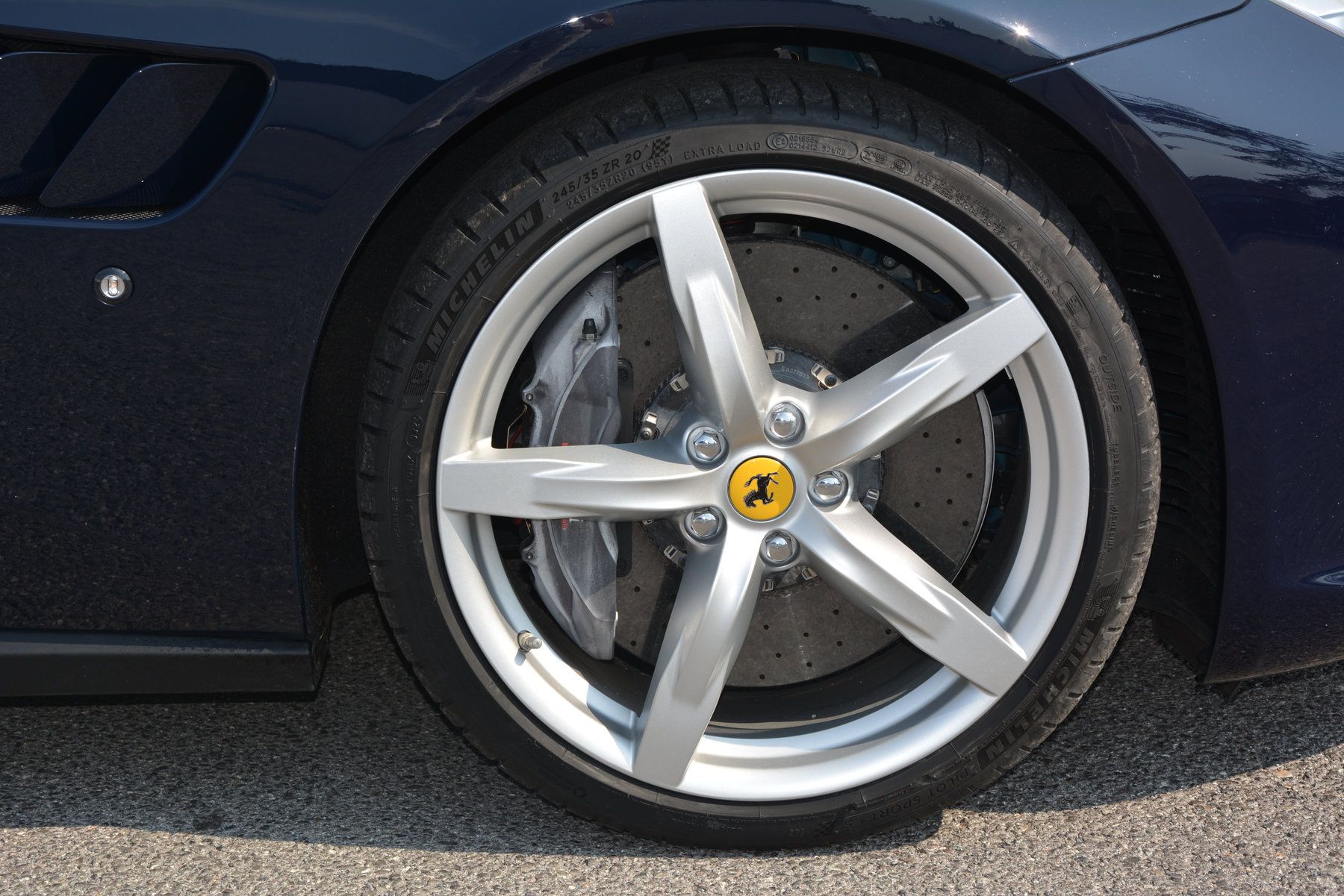 Ferrari GTC4 Lusso V12 17