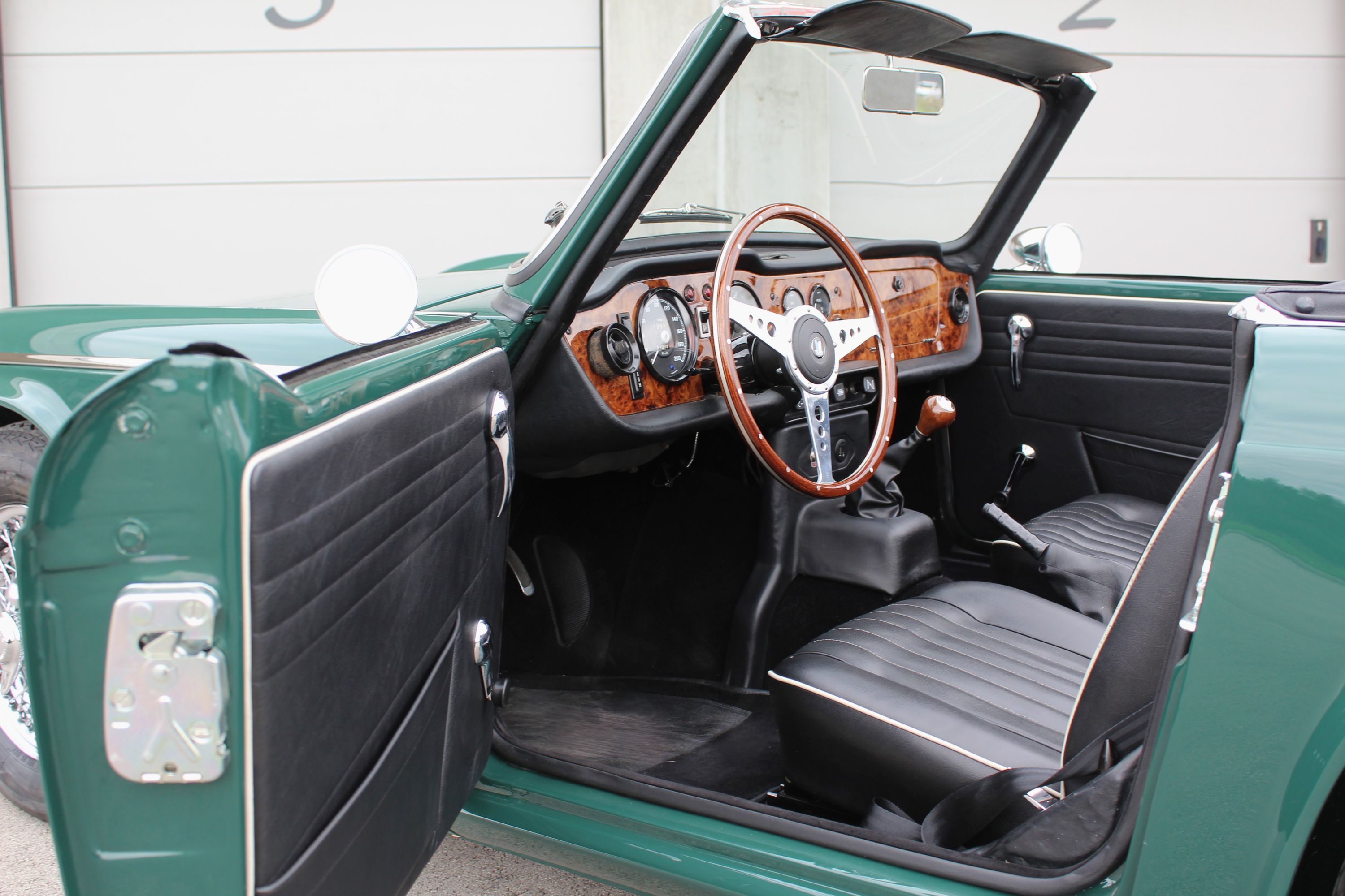 Triumph TR250 3