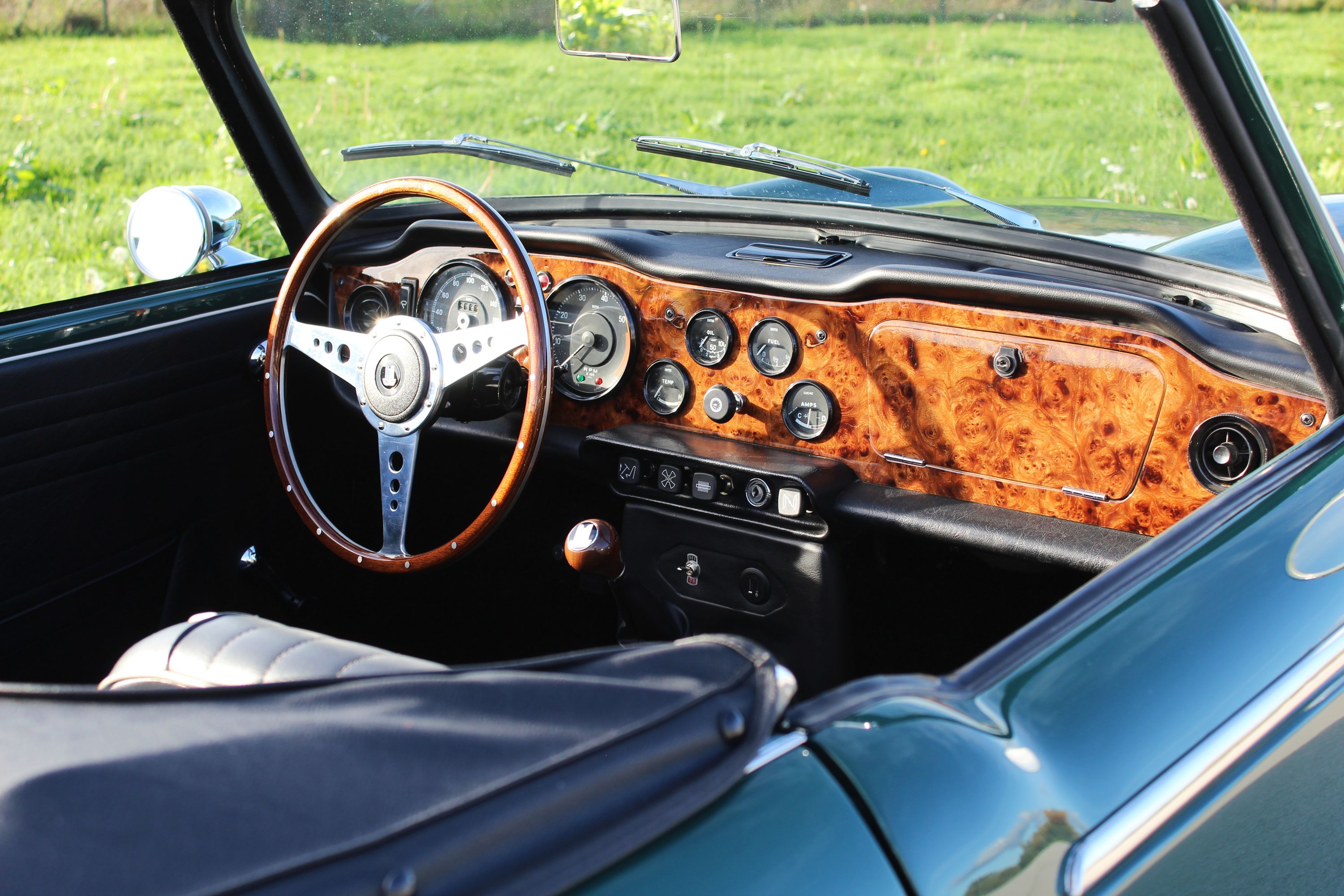 Triumph TR250 22