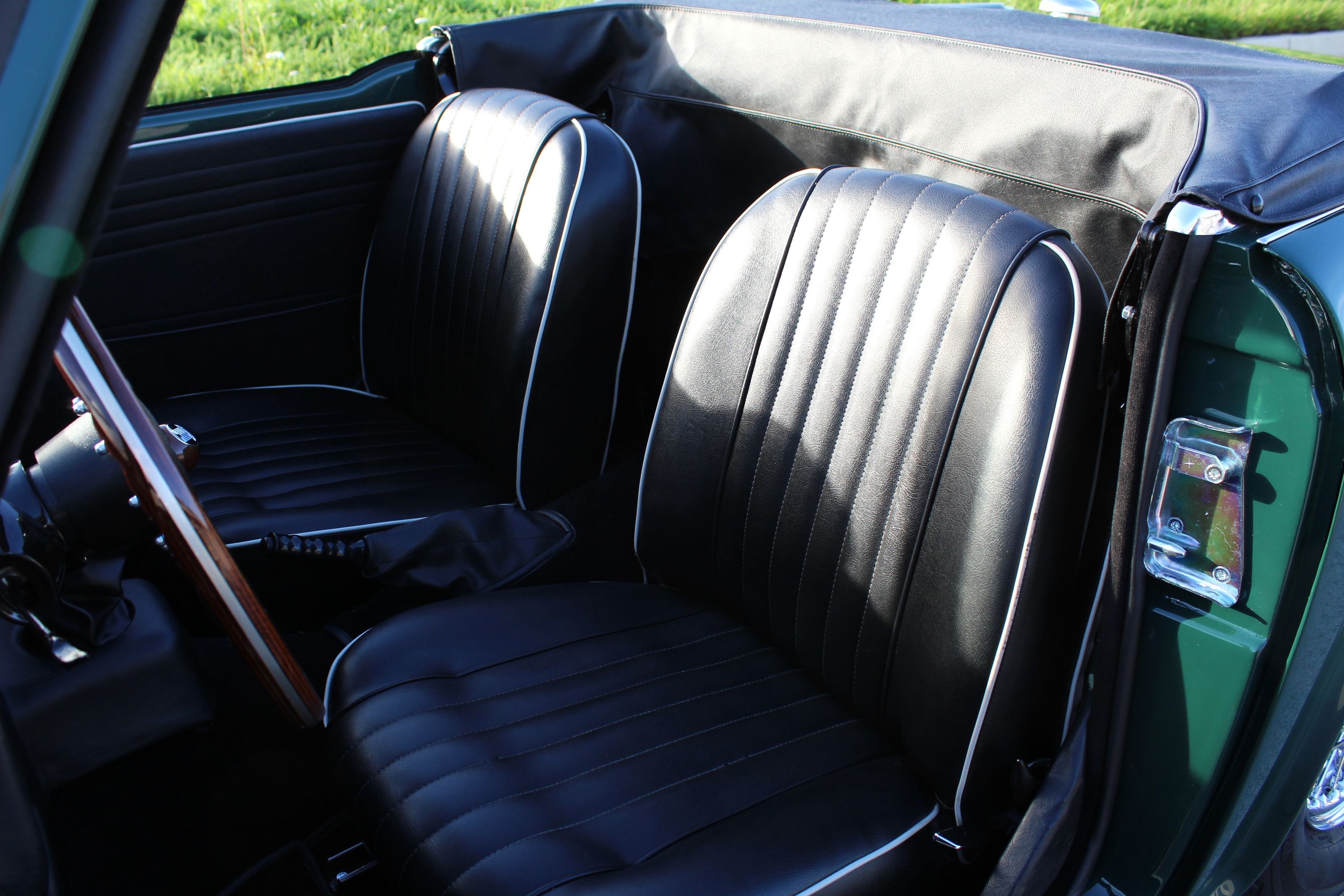 Triumph TR250 23