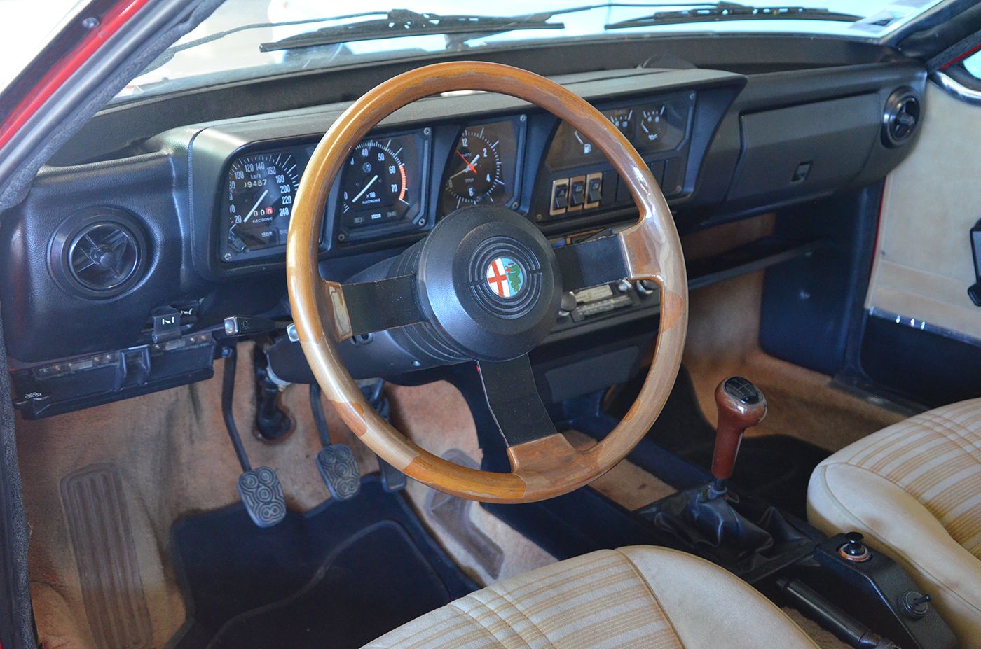 Alfa Romeo GTV 2 litres 9