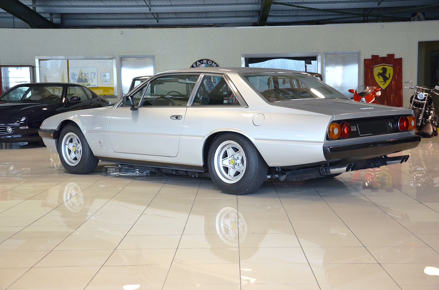 Ferrari 400 GT Automatique Carburateurs 3