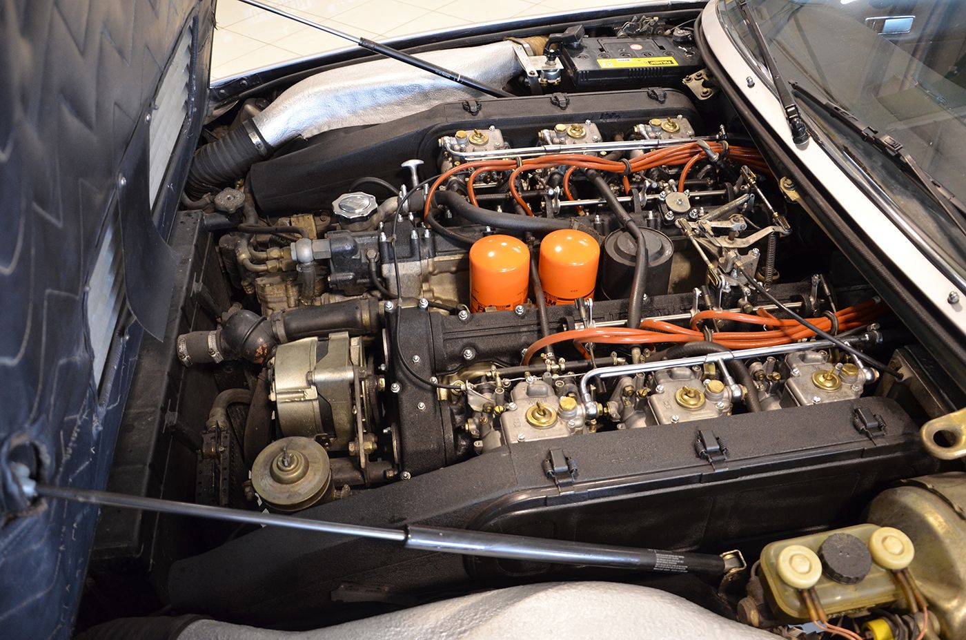 Ferrari 400 GT Automatique Carburateurs 9