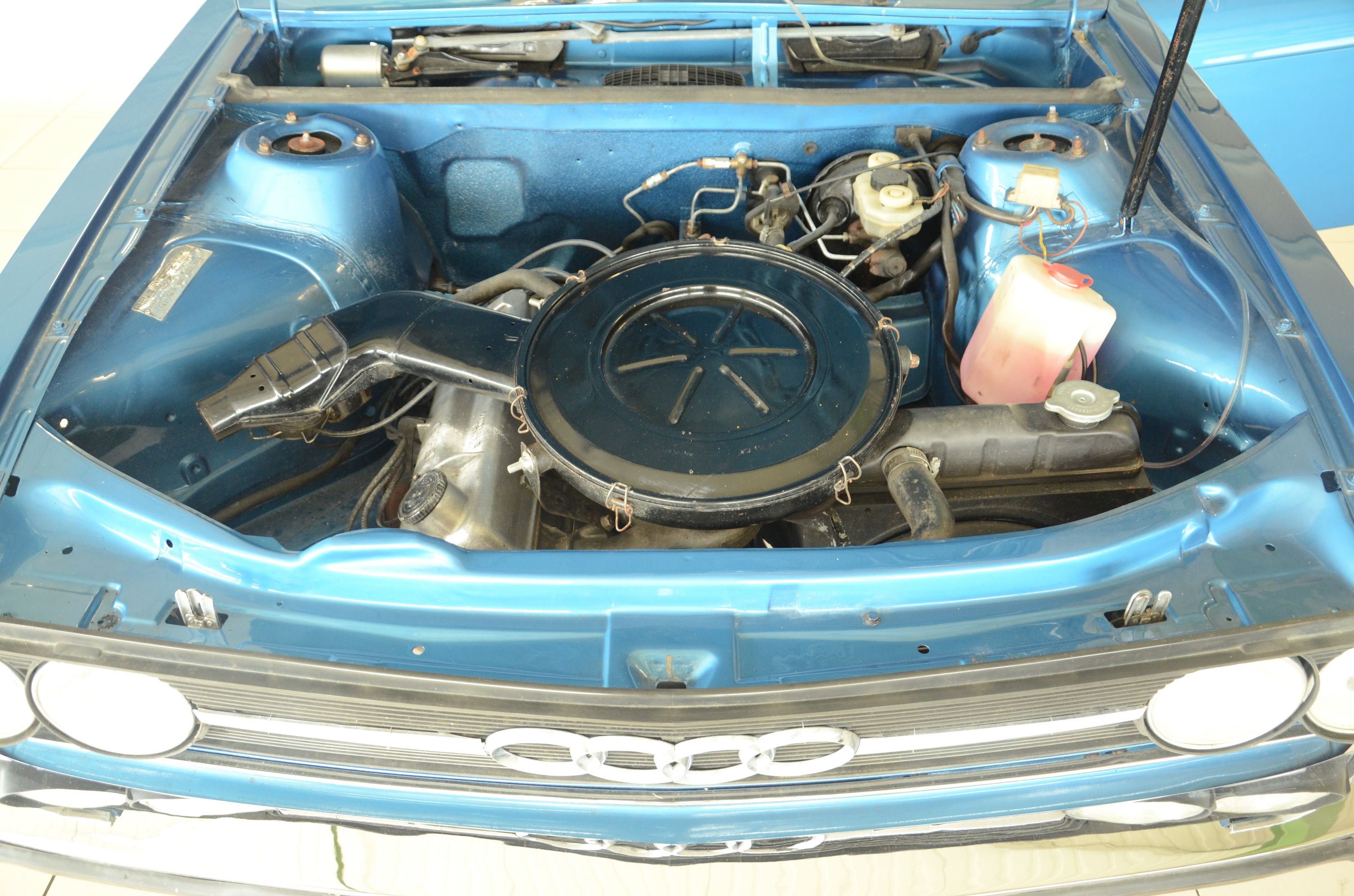 Audi 100 Coupé S 12
