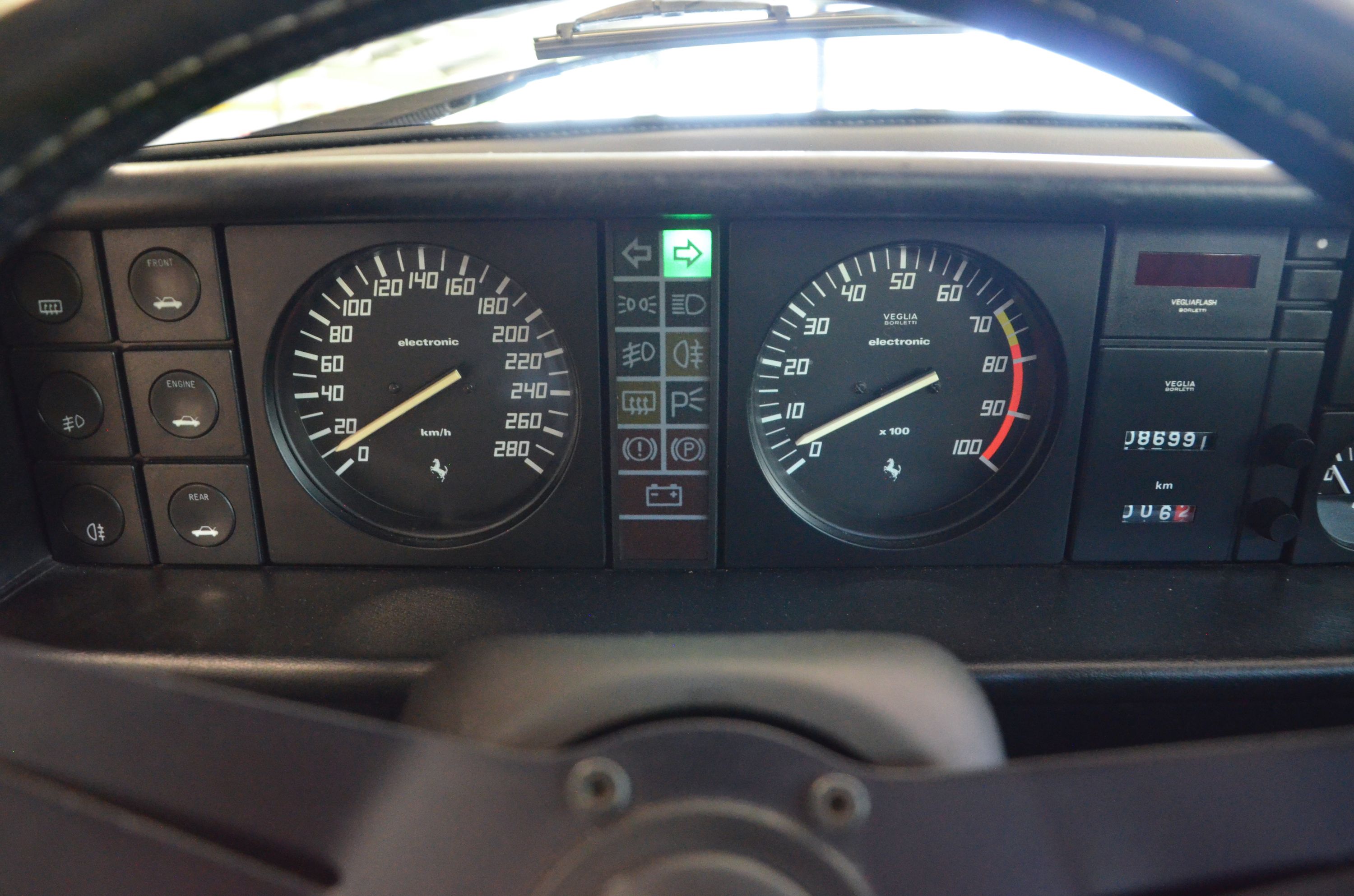Ferrari Mondial 8 11