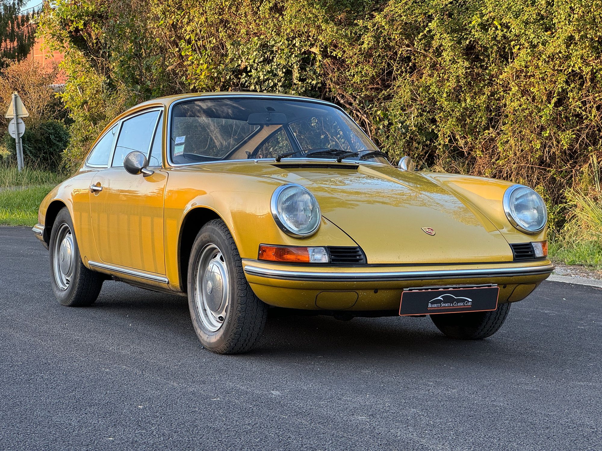 Porsche 911 2.4T 2