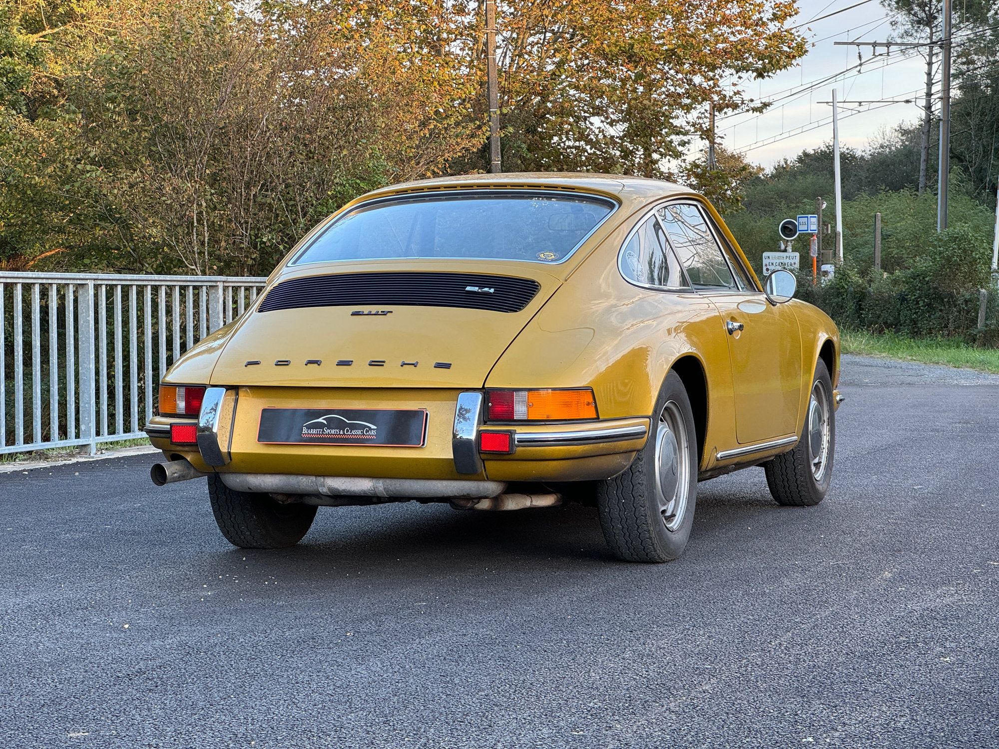 Porsche 911 2.4T 6
