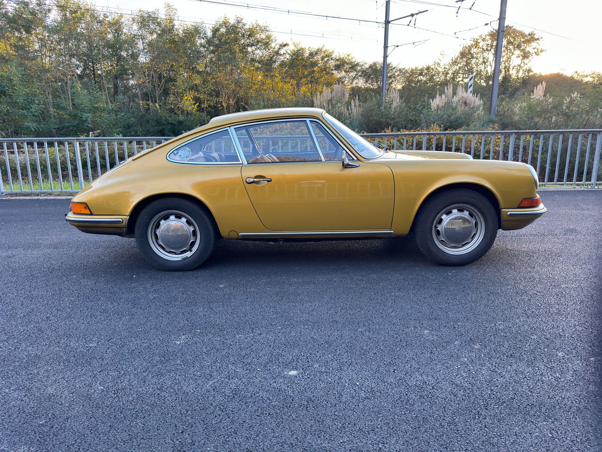 Porsche 911 2.4T 11